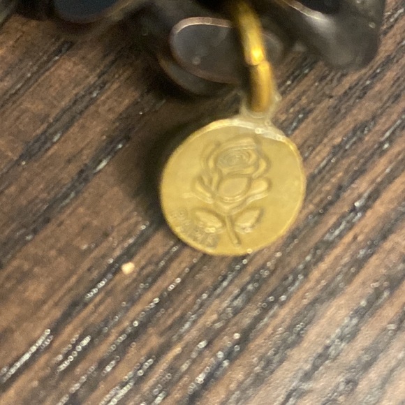 Ela Stone black and gold necklace - Picture 6 of 7